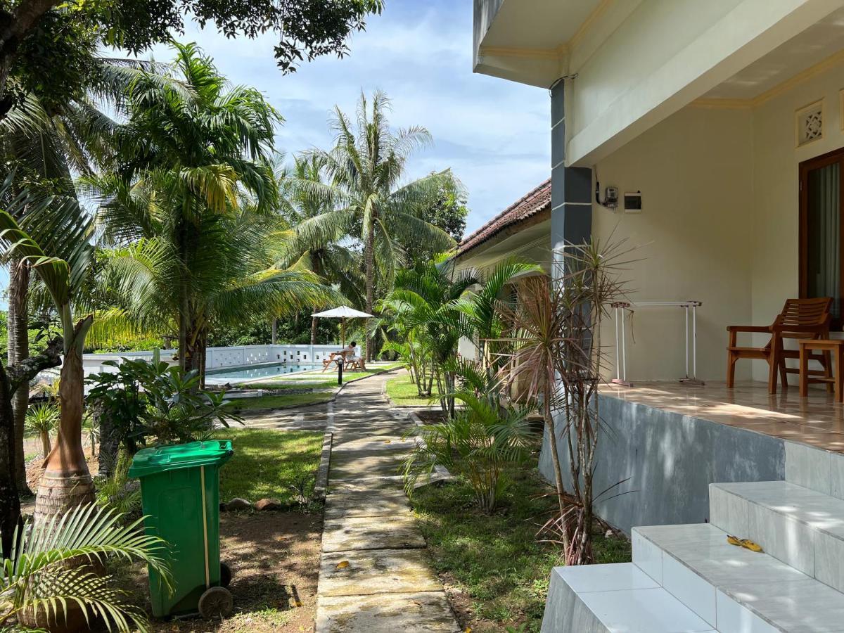 Kuta Circle Homestay Экстерьер фото