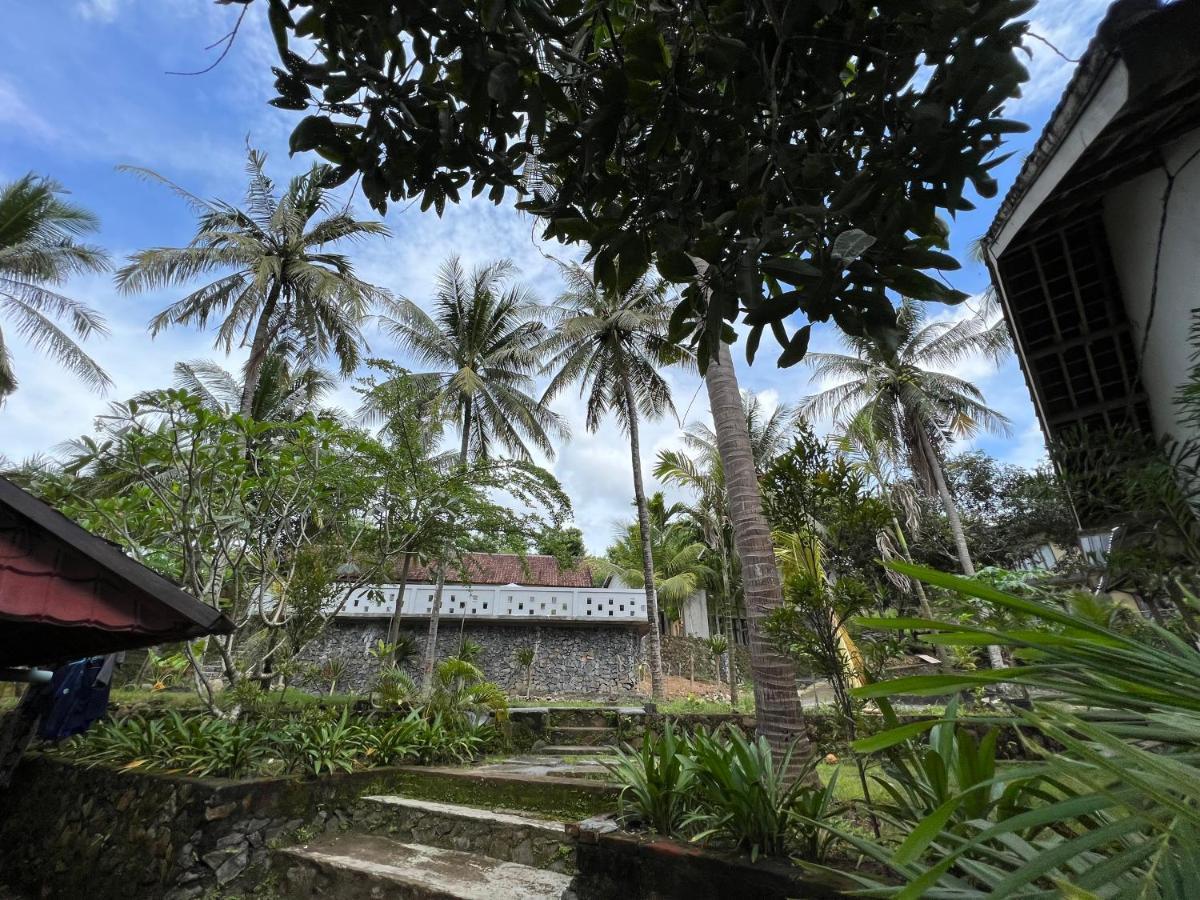 Kuta Circle Homestay Экстерьер фото