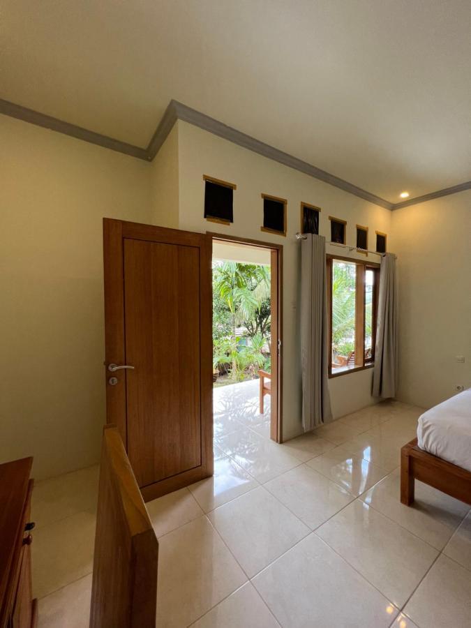Kuta Circle Homestay Экстерьер фото