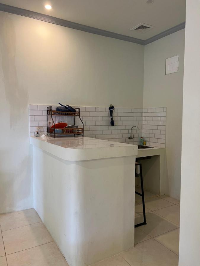 Kuta Circle Homestay Экстерьер фото