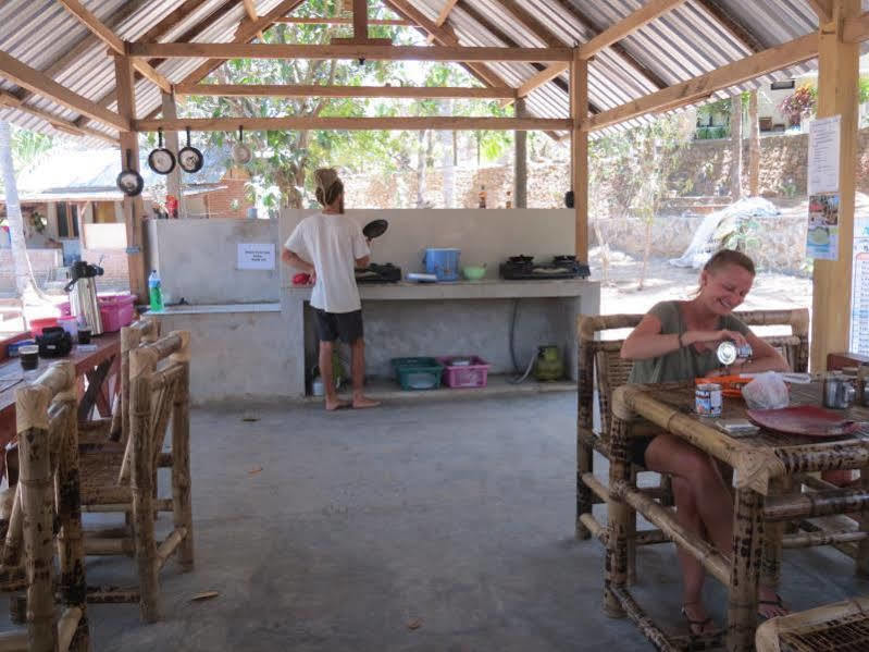 Kuta Circle Homestay Экстерьер фото