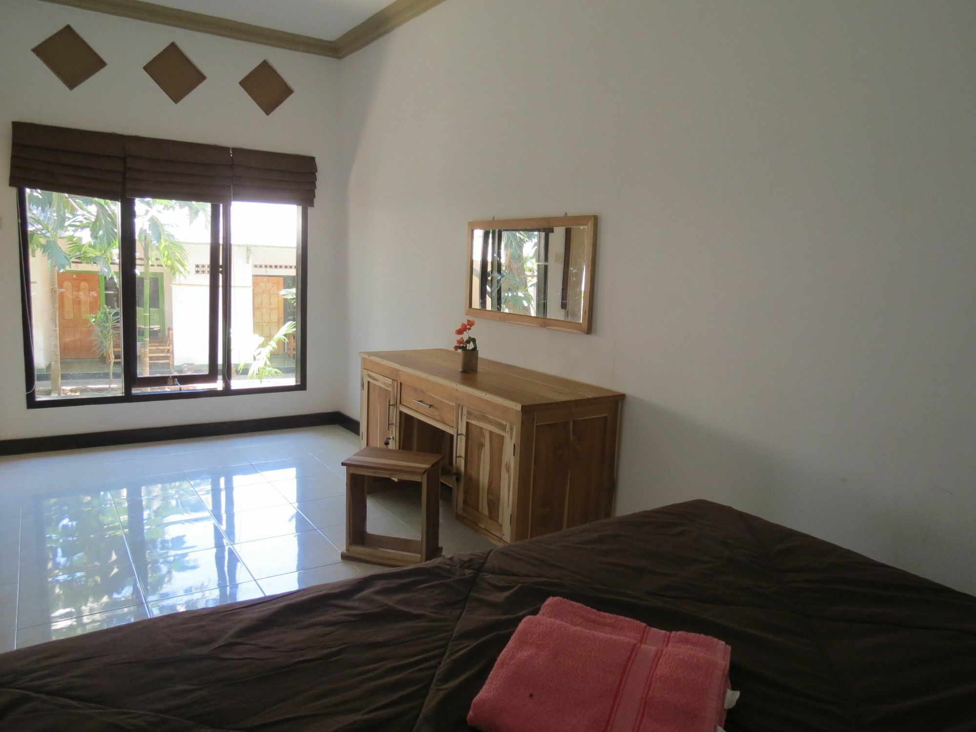 Kuta Circle Homestay Экстерьер фото