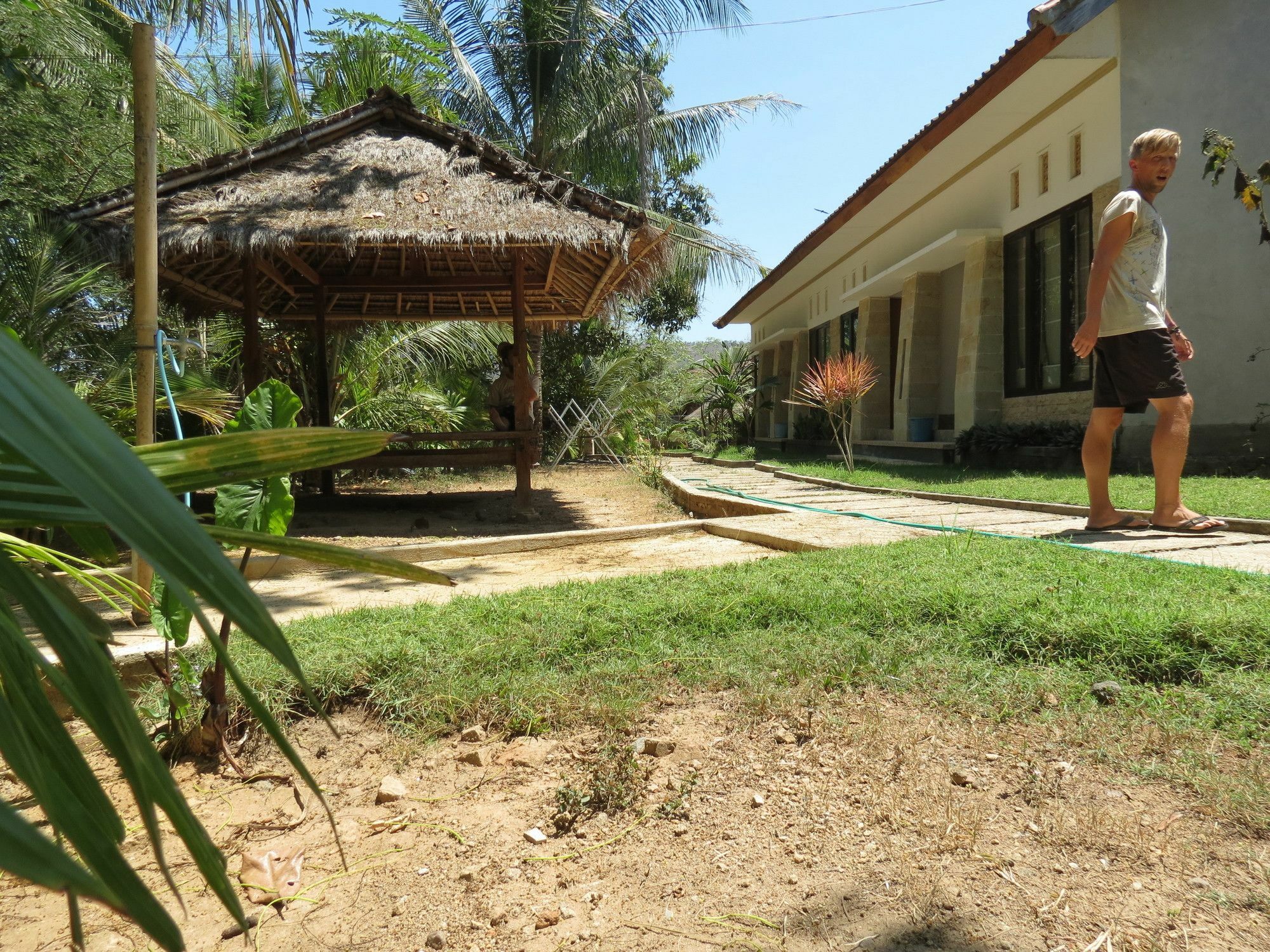 Kuta Circle Homestay Экстерьер фото