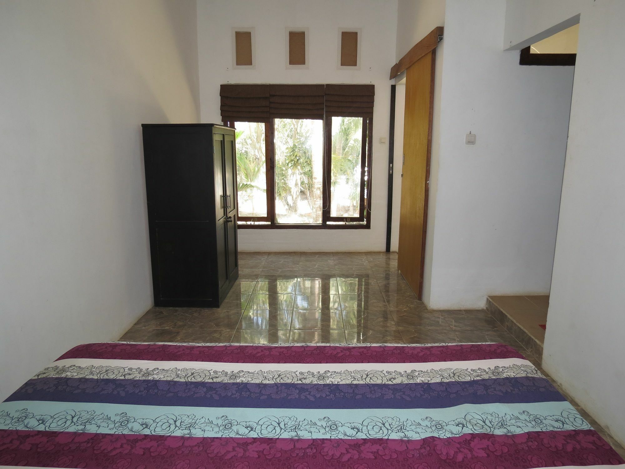 Kuta Circle Homestay Экстерьер фото